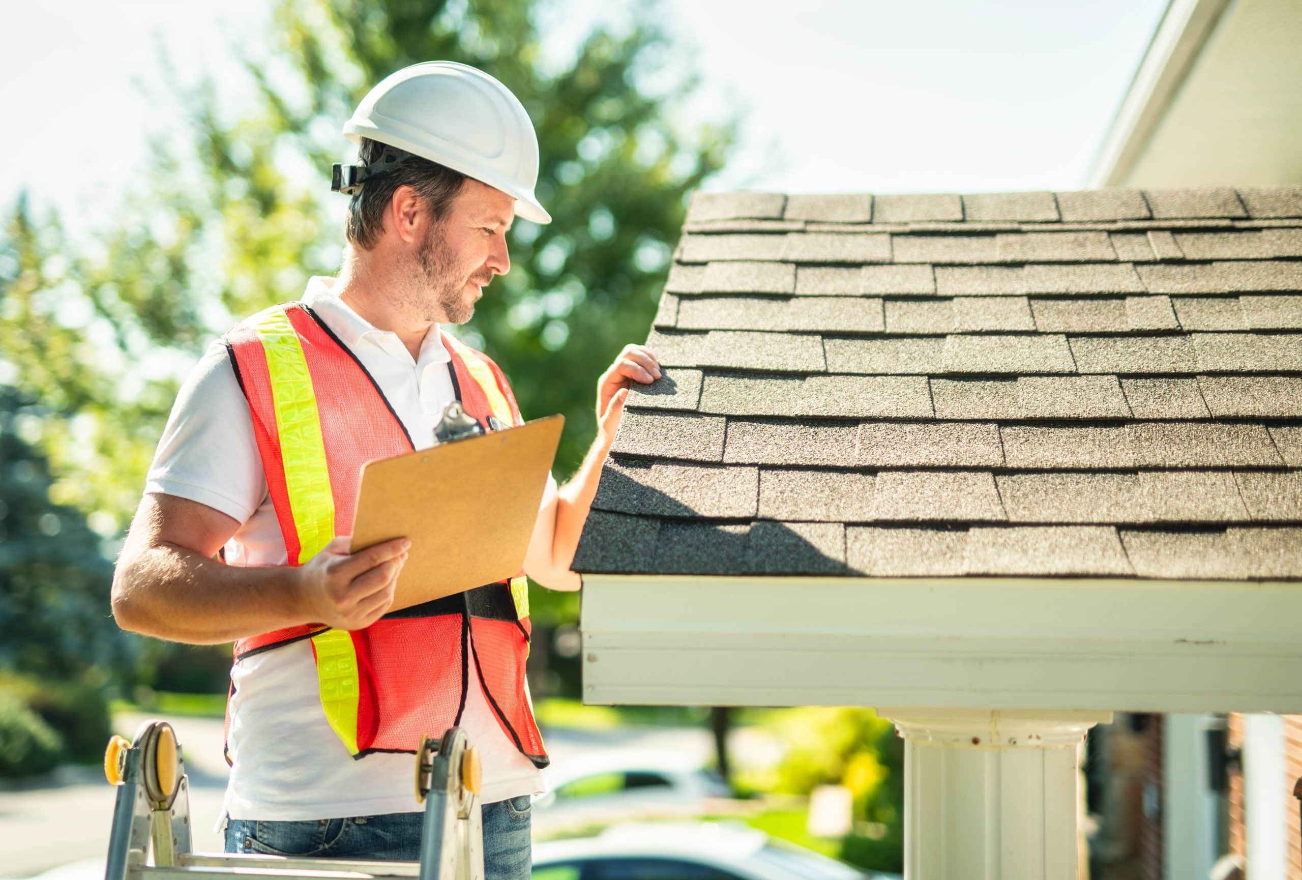 Roofing contractor Redding